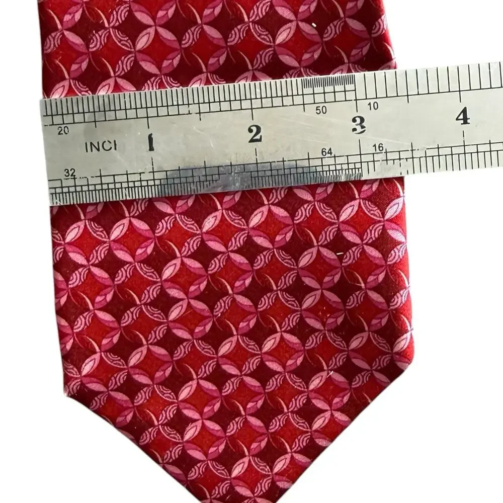 Ermenegildo Zegna Modern 3” Red Geometric Silk Tie